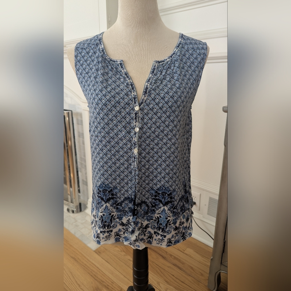 Max Studio Blue Patterned Sleeveless Top